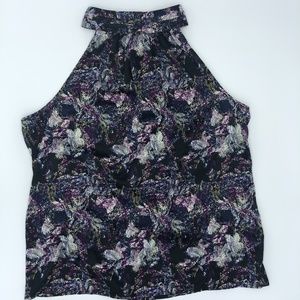 Beautiful floral top, like new.